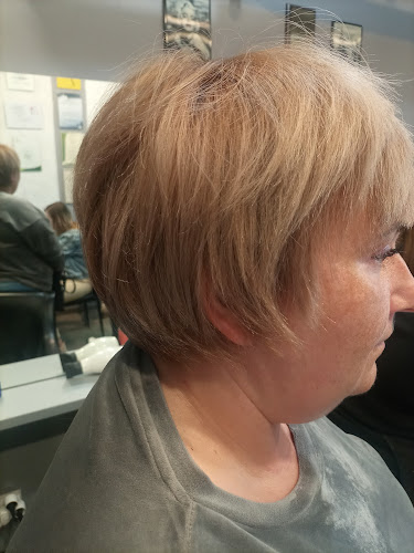 Korbus Sylwia. Solarium. Stylizacja paznokci. Fryzjer damski, męski - Koszalin