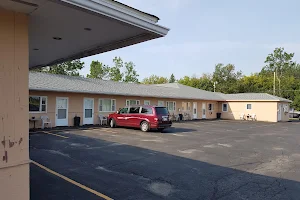 Rainbow Motel image