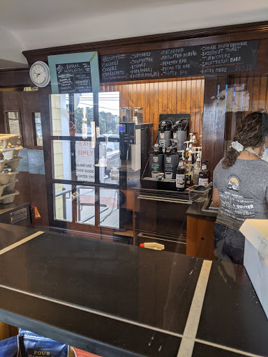 Bakery «Hole In One Bakery and Coffee Shop», reviews and photos, 4295 US-6, Eastham, MA 02642, USA