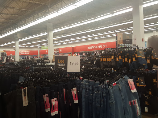 Outlet Store «VF Outlet», reviews and photos, 15501 S Apopka Vineland Rd, Orlando, FL 32821, USA