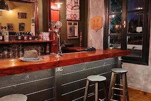 Beer O'Clock Pub image