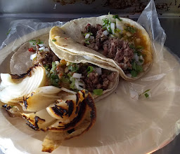 Suculenta tacos sudados y más photo