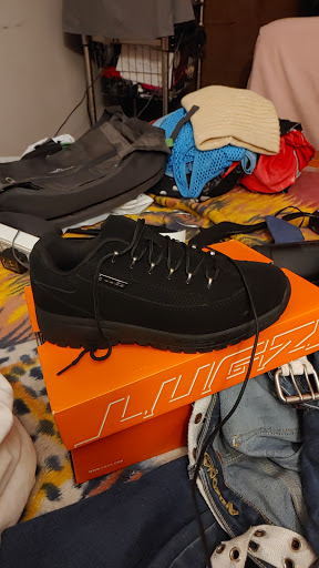 Shoe Store «WSS», reviews and photos, 201 Pacific Coast Hwy, Wilmington, CA 90744, USA