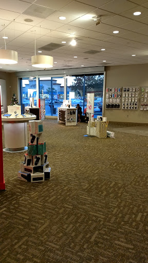Cell Phone Store «Verizon», reviews and photos, 9889 Magnolia Ave, Riverside, CA 92503, USA
