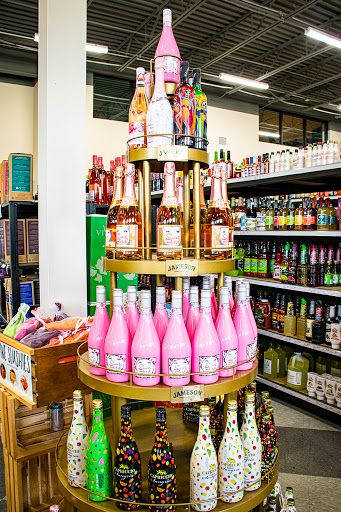 Liquor Store «Shoregate Beverage & Liquor», reviews and photos, 30498 Lakeshore Blvd, Willowick, OH 44095, USA