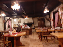 Atmosphère du Restaurant français Auberge Ailloud à Saint-Genix-les-Villages - n°20