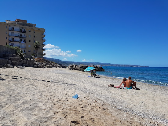 Station Land Pizzo Beach