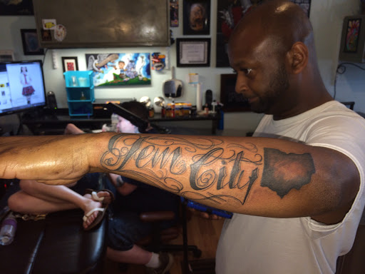 Tattoo Shop «Gem City Tattoo Club», reviews and photos, 436 E 5th St, Dayton, OH 45402, USA