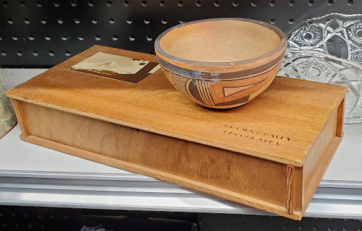 Thrift Store «Auburn Valley Humane Society Thrift Store», reviews and photos, 1123 E Main St, Auburn, WA 98002, USA