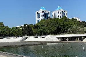 Lapangan Banteng Dancing Fountain image