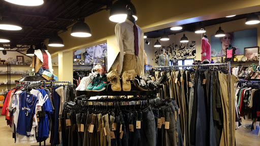 Boutique «Vintage Vogue by GW», reviews and photos, 2361 E 62nd St, Indianapolis, IN 46220, USA