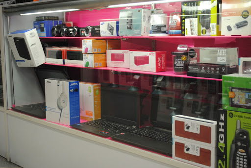 Electronics Repair Shop «Jalisco Electronics», reviews and photos, 1933 W Chicago Ave, Chicago, IL 60622, USA