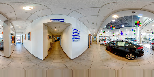 Hyundai Dealer «Oxmoor Hyundai», reviews and photos, 8107 Shelbyville Rd, Louisville, KY 40222, USA