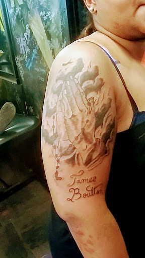 Tattoo Shop «hollywood ink», reviews and photos, 809 S Danny Thomas Blvd, Memphis, TN 38126, USA