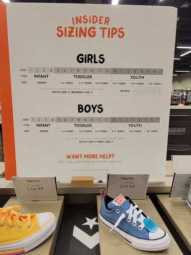 Shoe Store «DSW Designer Shoe Warehouse», reviews and photos, 635 E Boughton Rd, Bolingbrook, IL 60440, USA