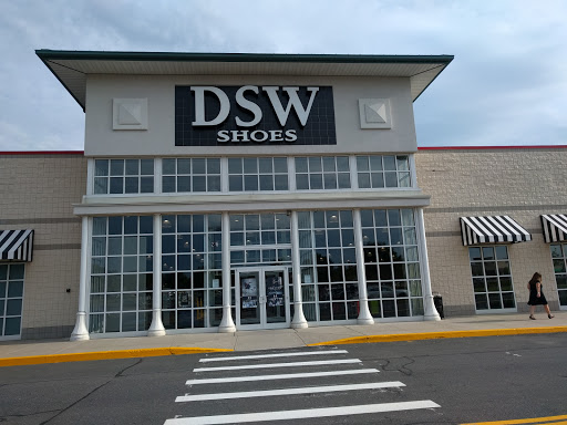 DSW Designer Shoe Warehouse, 276 New Britain Ave, Plainville, CT 06062, USA, 