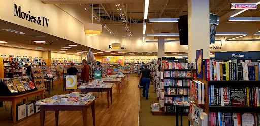 Book Store «Barnes & Noble Booksellers The Shops at River Crossing», reviews and photos, 8675 River Crossing Blvd, Indianapolis, IN 46240, USA