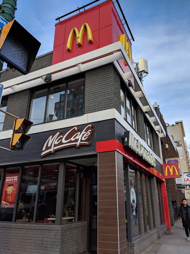 Mcdonalds 24 hours in Toronto