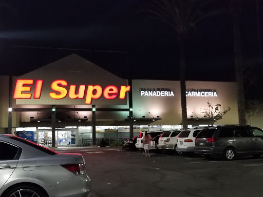 Shopping Mall «Anaheim Plaza», reviews and photos, 510 N Euclid St, Anaheim, CA 92801, USA