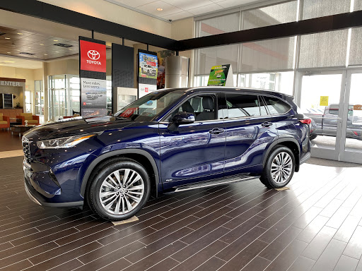 Toyota Dealer «New Holland Toyota», reviews and photos, 524 W Main St, New Holland, PA 17557, USA