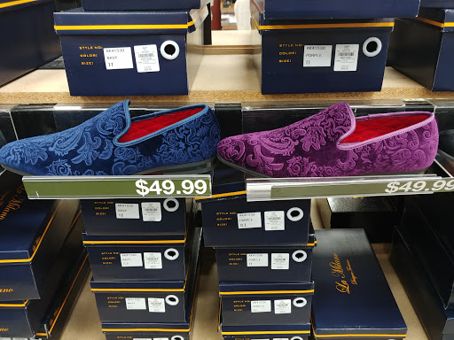 Clothing Store «K&G Fashion Superstore», reviews and photos, 908 Morse Rd, Columbus, OH 43229, USA