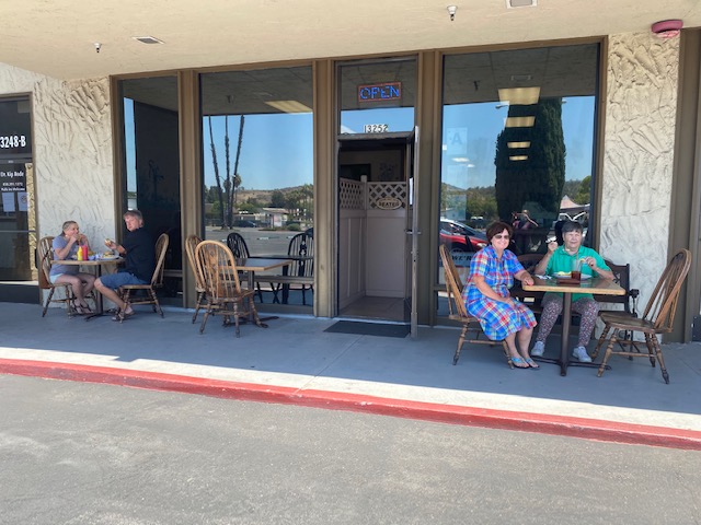 Cully's Restaurant 92064