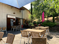 Atmosphère du Restaurant le petit calbertois Auberge en cévennes à Saint-Germain-de-Calberte - n°3