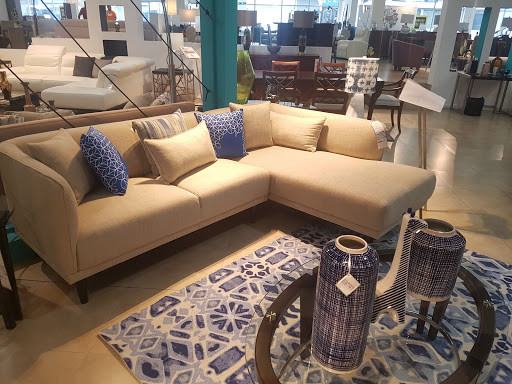 Collineal furniture for life, Panama