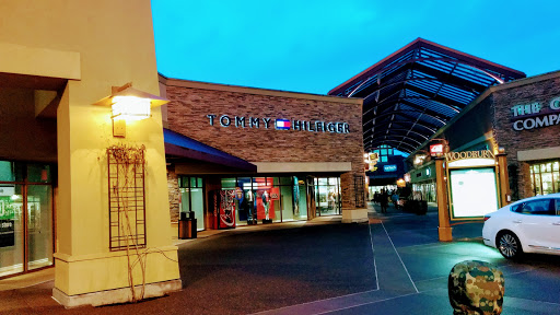 Clothing Store «Tommy Hilfiger», reviews and photos, 1001 N Arney Rd, Woodburn, OR 97071, USA