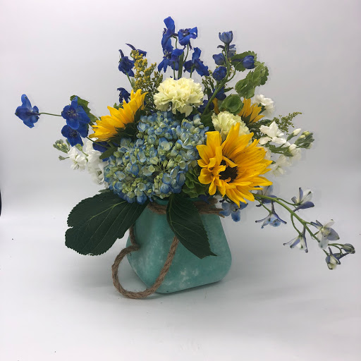 Florist «Petals & Vines», reviews and photos, 410 Main St E, Monmouth, OR 97361, USA