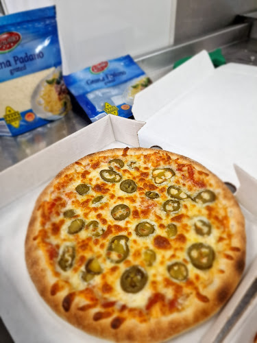 JR's Artisan Pizza