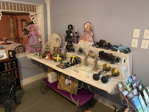 Tourist Attraction «Falcon Rest Mansion & Gardens», reviews and photos, 2645 Faulkner Springs Rd, McMinnville, TN 37110, USA