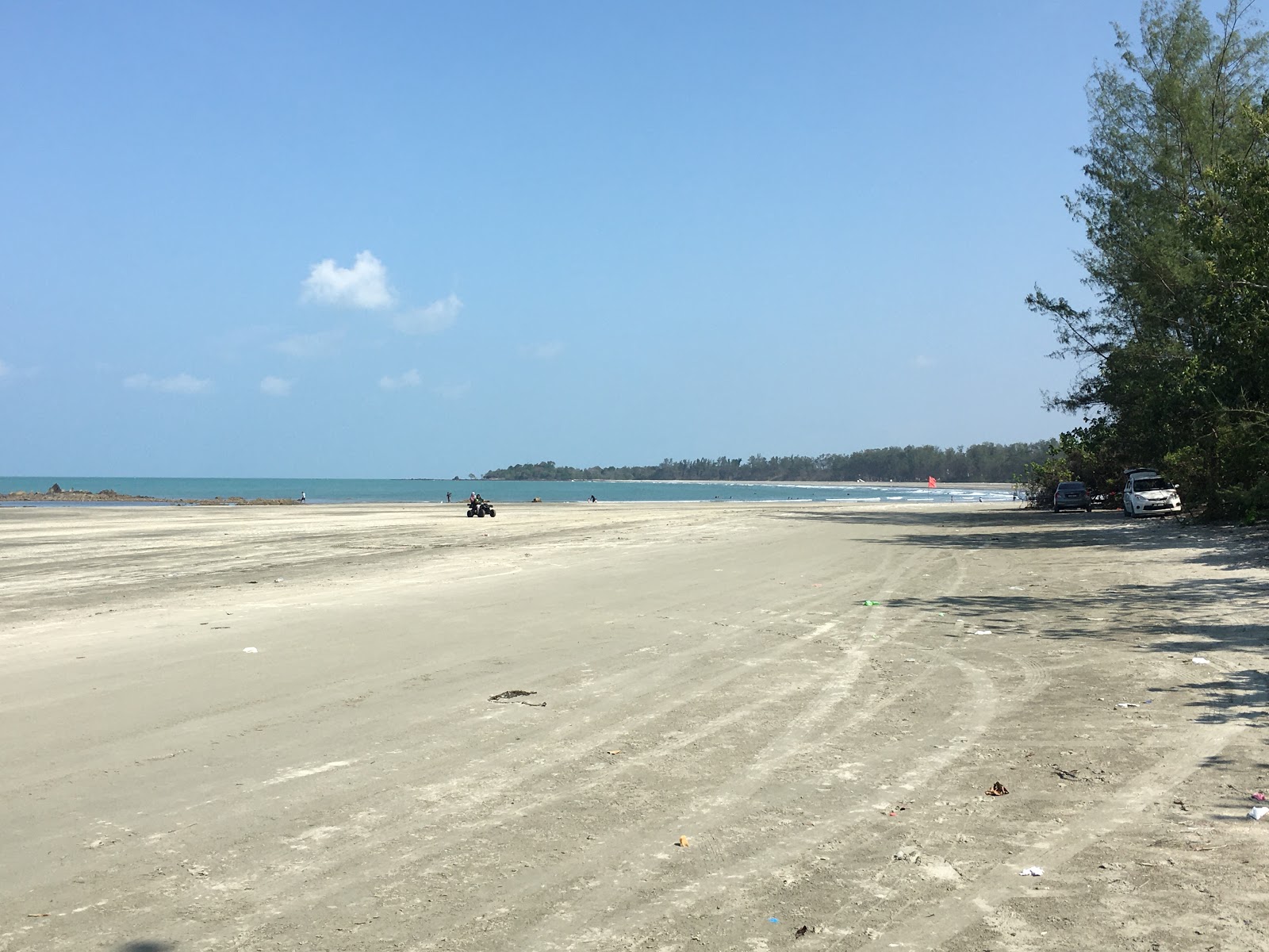 Foto von Desaru Fishing Beach mit beiger sand Oberfläche