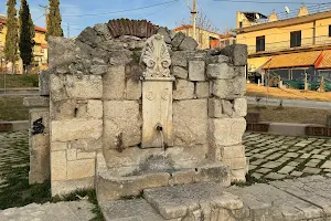Fountain of Pella image