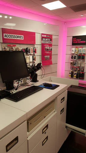 Cell Phone Store «T-Mobile», reviews and photos, 7262 Columbia Pike, Annandale, VA 22003, USA