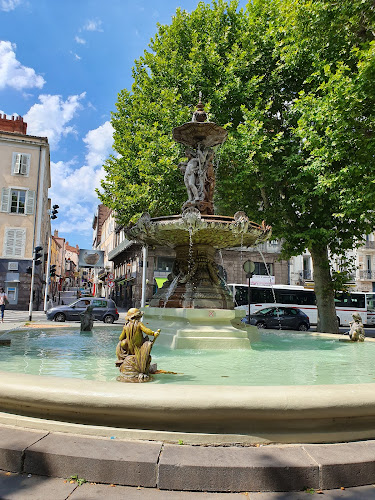 attractions La Fontaine de la Place Delille Clermont-Ferrand
