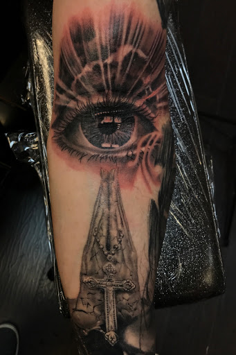 Explore tattoo ideas for men wolf, creative tattoo ideas in Addison, available at Cat Tattoo