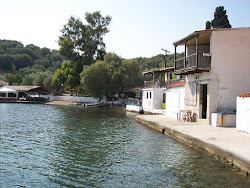 Photo de Old Trikeri Port avec un rivage spacieux