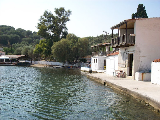 Old Trikeri Port