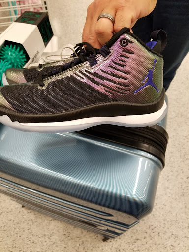 Clothing Store «Ross Dress for Less», reviews and photos, 2350 Lincoln Hwy E, Lancaster, PA 17602, USA