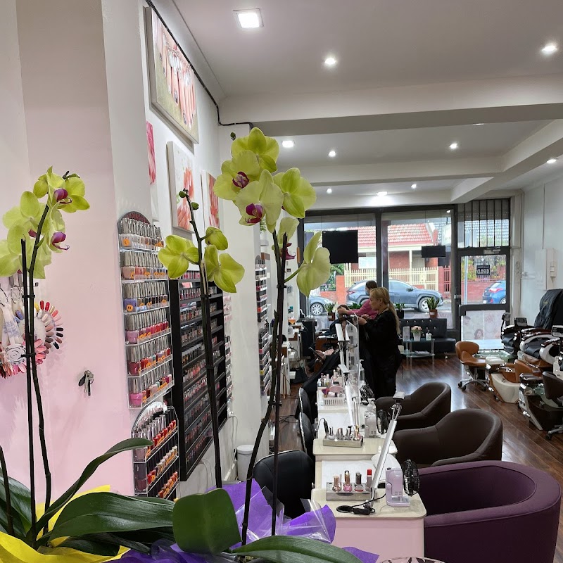 Minh Chen Hair Nails salon