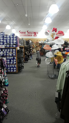 Shoe Store «Shoe Station», reviews and photos, 741 C Hilcrest Road, Mobile, AL 36695, USA