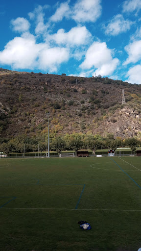 Camp de futbol Rialp, Escuela en Rialp,Lleida