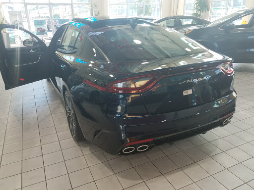 Used Car Dealer «Superior Kia», reviews and photos, 260 W Mitchell Ave, Cincinnati, OH 45232, USA