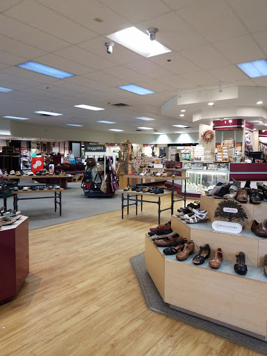 Shoe Store «Footprints Fashion & Footwear», reviews and photos, 79 Costello Rd, Newington, CT 06111, USA