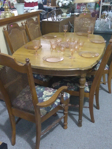 Thrift Store «Treasures Thrift Store», reviews and photos, 305 W Railroad Ave, Shelton, WA 98584, USA