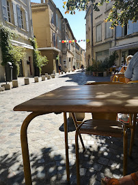 Atmosphère du Restaurant servant le petit-déjeuner Café de la Roquette à Arles - n°3