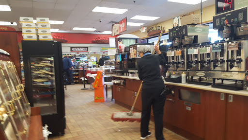 Convenience Store «Kwik Trip #411», reviews and photos, 1605 Annapolis Ln N, Minneapolis, MN 55441, USA