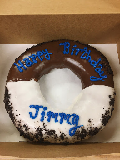 Donut Shop «Donut King», reviews and photos, 411 Middle St, Weymouth, MA 02189, USA