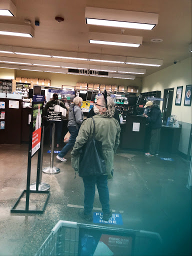 Grocery Store «Fred Meyer», reviews and photos, 2500 Santiam Hwy SE, Albany, OR 97322, USA